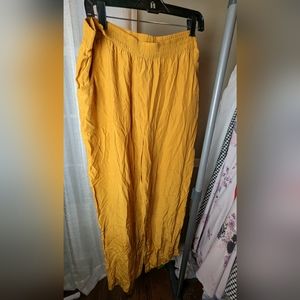 Sz8 100% silk pants. CL Carole Little